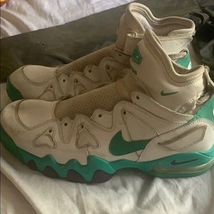 Nike basketball shoes (no inserts, no laces)